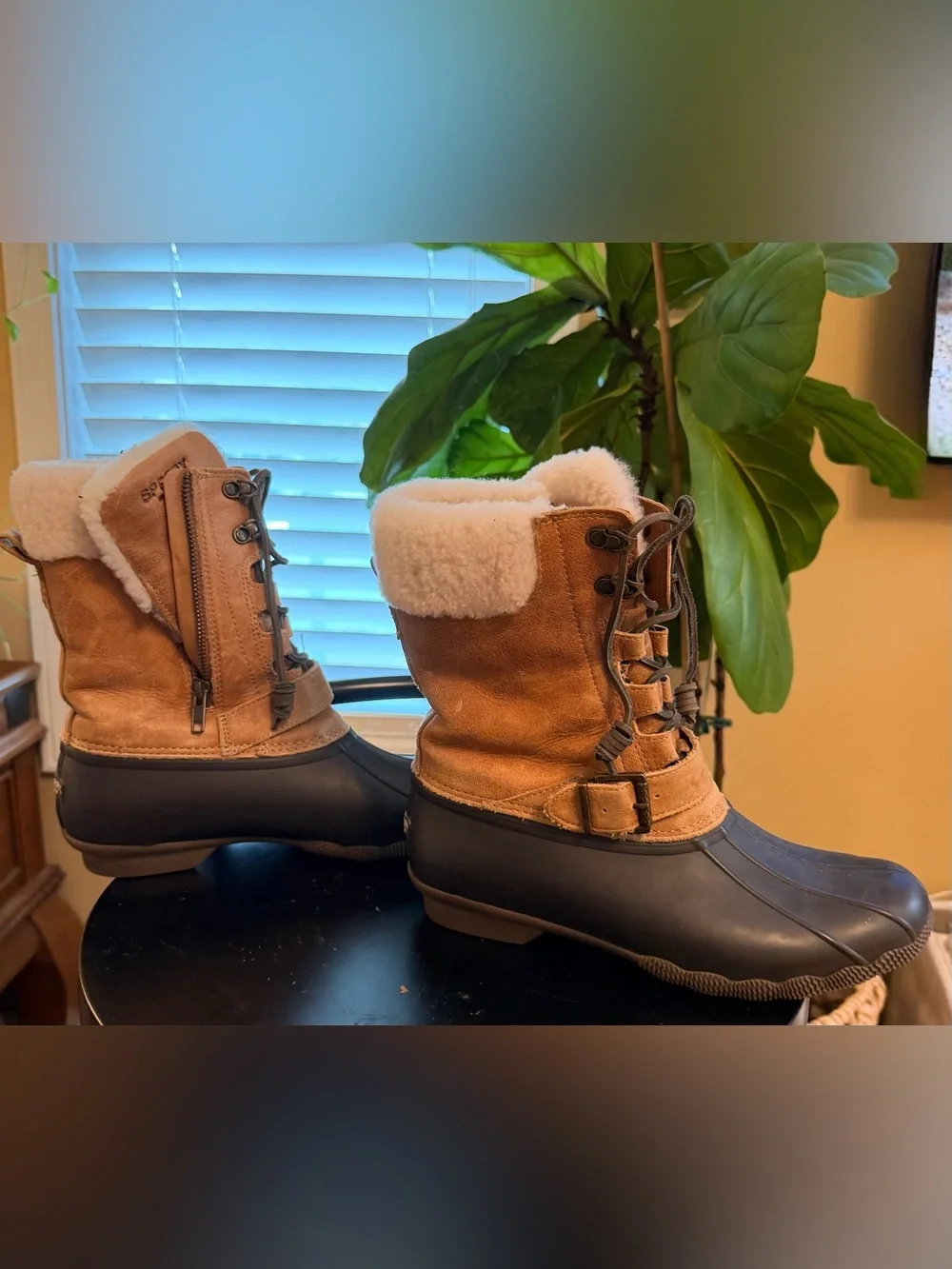 Sperry Saltwater Misty Duck Boot Thinsulate Real FUR Lined Leather Women’s 9